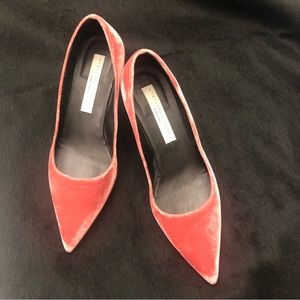 🆕 Stella McCartney sz37/7.5 pink velvet kitten heel